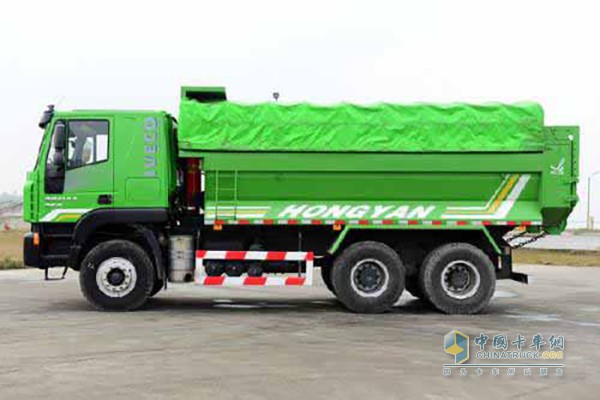 Hongyan Delivered the First Batch of Muck Trucks to Fuzhou Customer