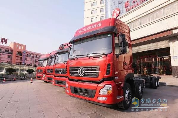 Dongfeng Kingland 8X4 Light Weight Truck Makes Its Debut