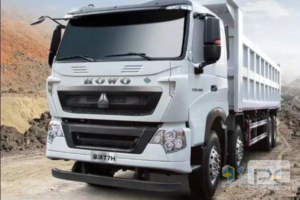 HOWO-T7H 8×4 LNG Dumping Truck Sets a Yardstick of Environmental Friendliness