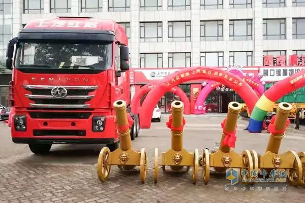 SAIC Hongyan Jieshi Trucks Delivered to Yingkou for Operation