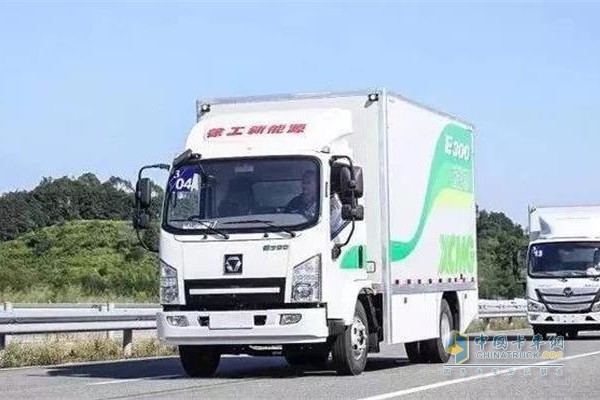 XCMG E300 Receives Four Top Awards at the 3rd New Energy Delivery Vehicle Race