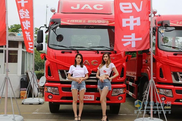 JAC Junling V9 Won the Highest Efficient Medium Truck Award
