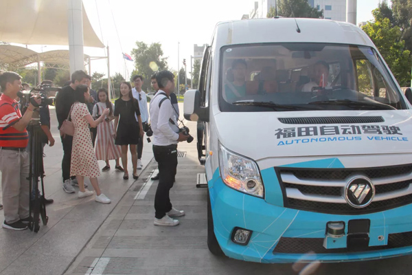 More Than 40 Foreign Journalists Visit Foton Motor in Beijing