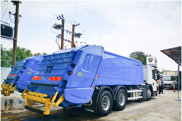 FULONGMA Launches  the 3rd-generation Compression Garbage Truck in Hong Kong