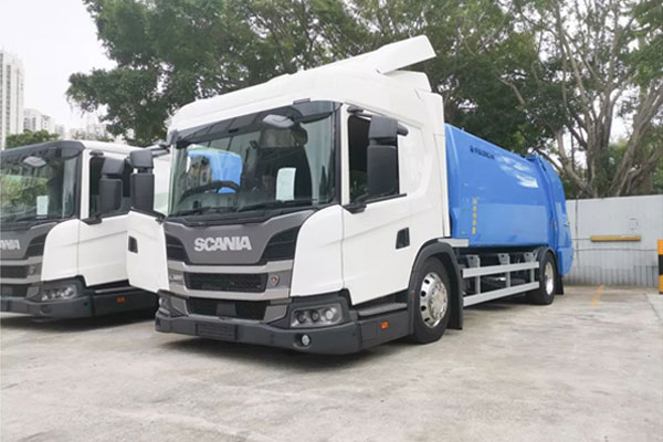 FULONGMA Launches  the 3rd-generation Compression Garbage Truck in Hong Kong