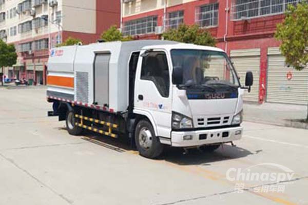 Qingling Isuzu 5t Guardrail Cleaning Truck