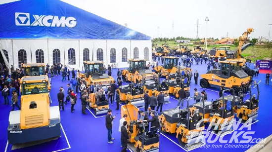 23 Series, Over 100 Sets of XCMG High-tech Road Machineries Released Worldwide