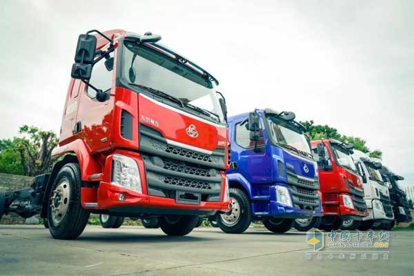 Liuzhou Motor Chenglong H5 and L3 Start Operation in Guangzhou