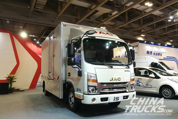 JAC Attends 2017 China(Macau) International Automobile Exposition with i5 and i6