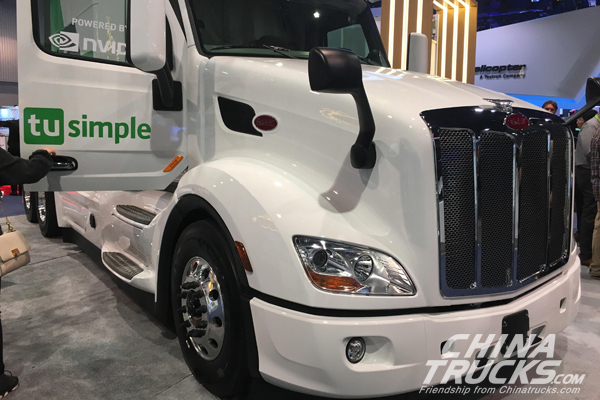 Autonomous Trucks from TuSimple, Peterbilt Attract Public Attention at CES Show