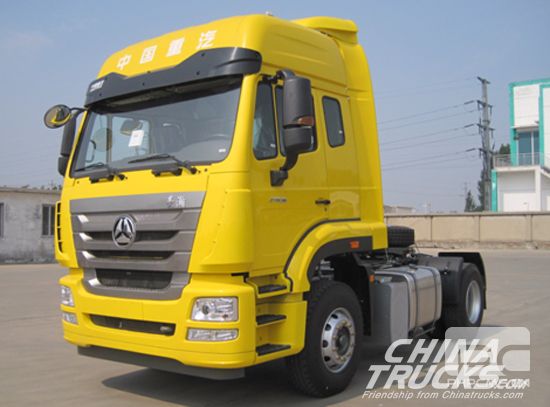First SINOTRUK HOWO Automatic Vehicle Rolls Off the Production Line