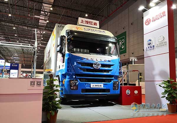 SAIC Hongyan Debuts at China International Auto Products Expo