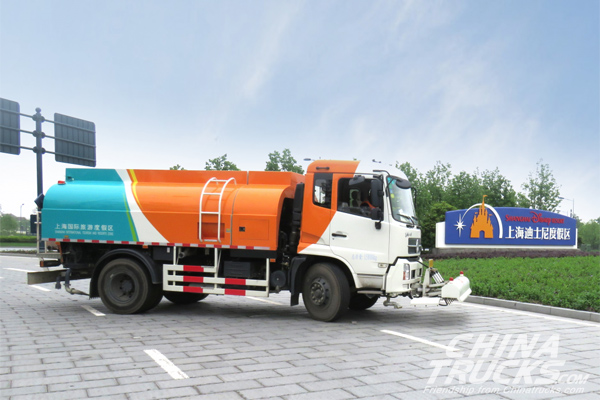 FULONGMA Donates Anti-epidemic Materials to Shanghai International Resort