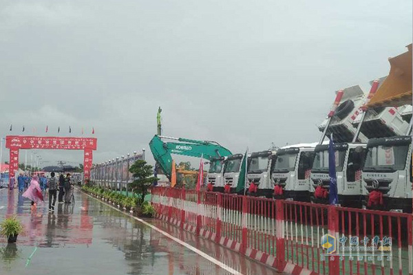 Hongyan Engineering Trucks Delivered for Use in China-Laos Railway Construction