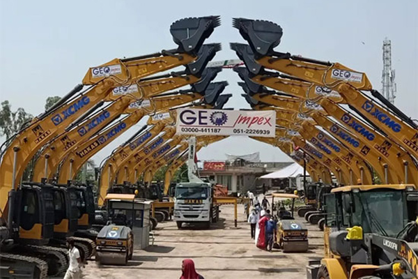 XCMG Products Delivered to Pakistan to Participate in Local Three Gorges Project