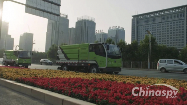 Electric Pioneer Yutong New Energy Sanitation Vehicle Adds Greenery to Jinan