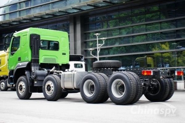 Chenglong H5 8x4 Lightweight Dump Truck Can Carry More