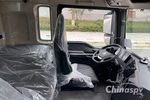 Sinotruk Sitrak G5S Automatic Transmission Refrigerated Truck