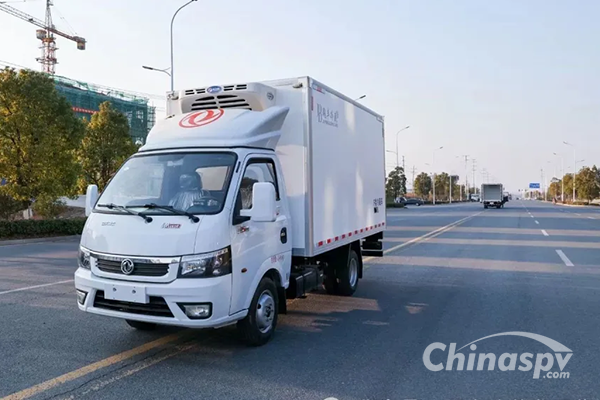 Dongfeng Tuyi 3.5-meter Diesel Refrigerated Truck