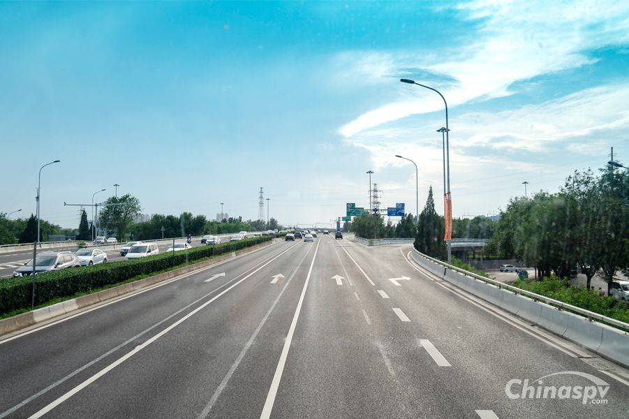 Fuzhi 9.6-meter Refrigerated Truck