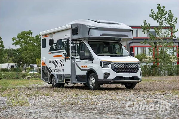 The dimensions of the gold model are 5995×2525×2990mm. The vehicle length is less than 6 meters, and the height (2990) is suitable for most road height restrictions.