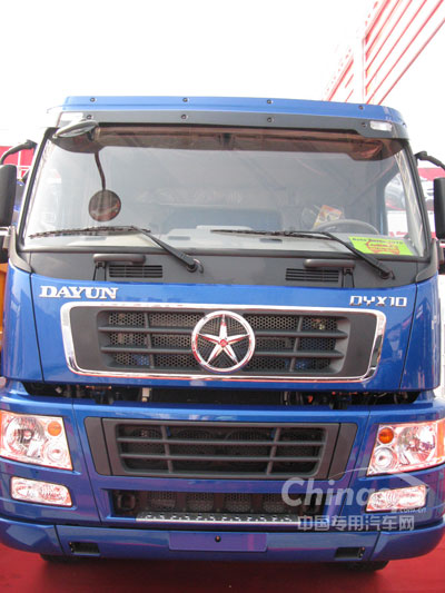 FAW TRUCKS Debuts J7 and Tiger 6G