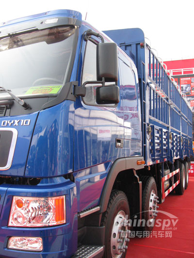 FAW TRUCKS Debuts J7 and Tiger 6G
