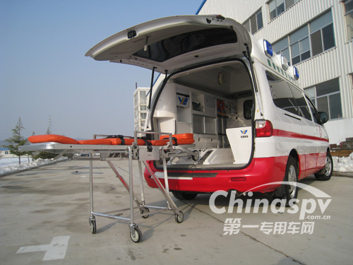 FAW TRUCKS Debuts J7 and Tiger 6G