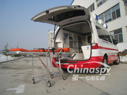 FAW TRUCKS Debuts J7 and Tiger 6G