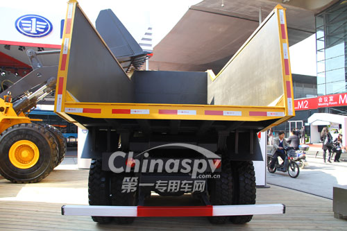 FAW TRUCKS Debuts J7 and Tiger 6G