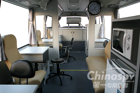 FAW TRUCKS Debuts J7 and Tiger 6G