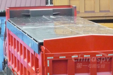 FAW TRUCKS Debuts J7 and Tiger 6G