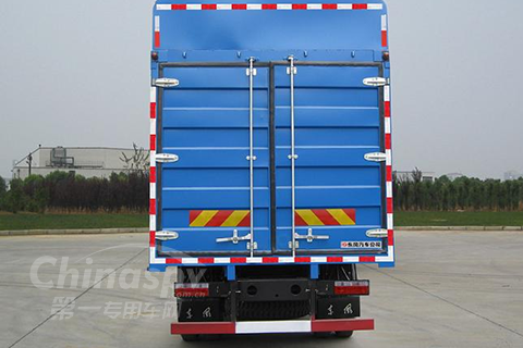 FAW TRUCKS Debuts J7 and Tiger 6G