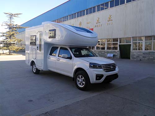 FAW TRUCKS Debuts J7 and Tiger 6G