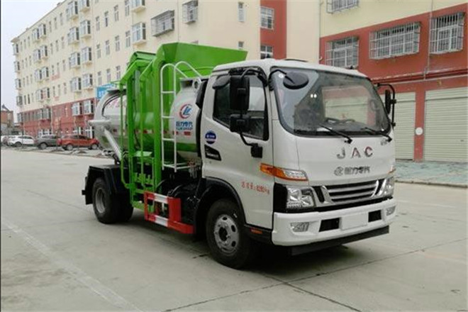FAW TRUCKS Debuts J7 and Tiger 6G