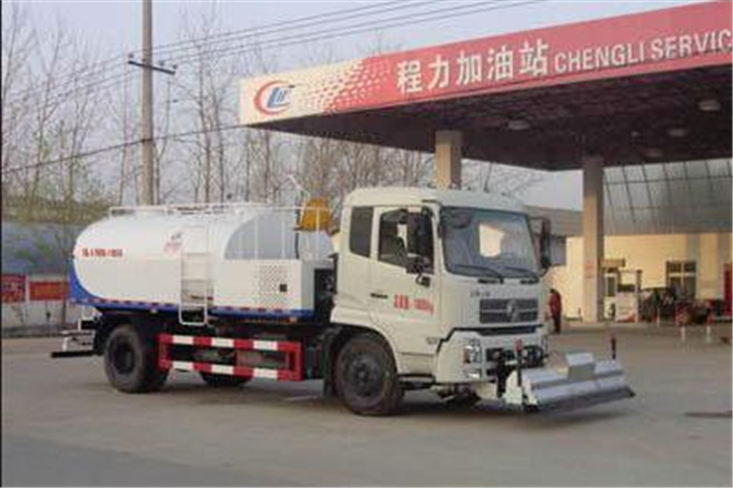 FAW TRUCKS Debuts J7 and Tiger 6G