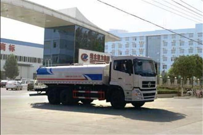 FAW TRUCKS Debuts J7 and Tiger 6G