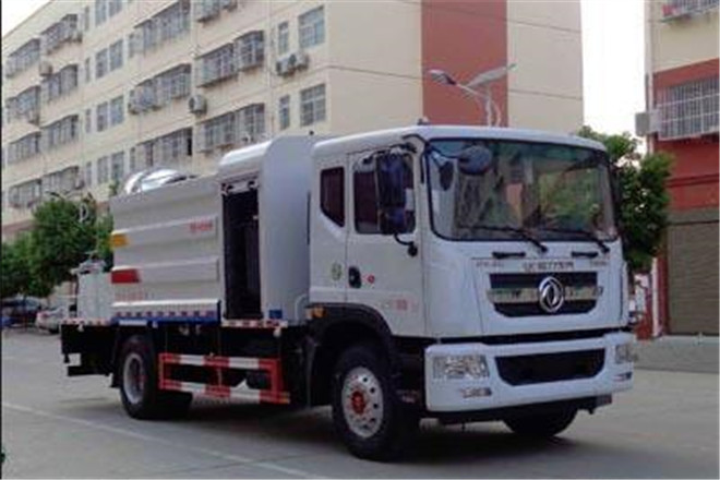 FAW TRUCKS Debuts J7 and Tiger 6G