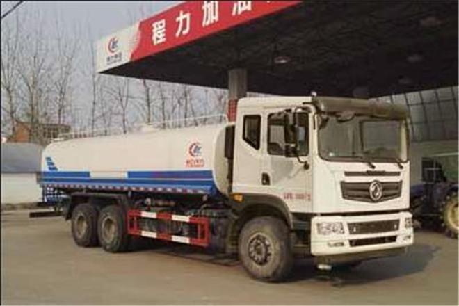FAW TRUCKS Debuts J7 and Tiger 6G