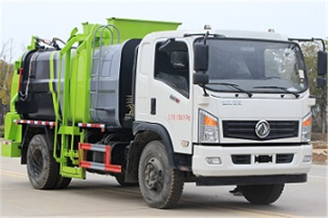 FAW TRUCKS Debuts J7 and Tiger 6G