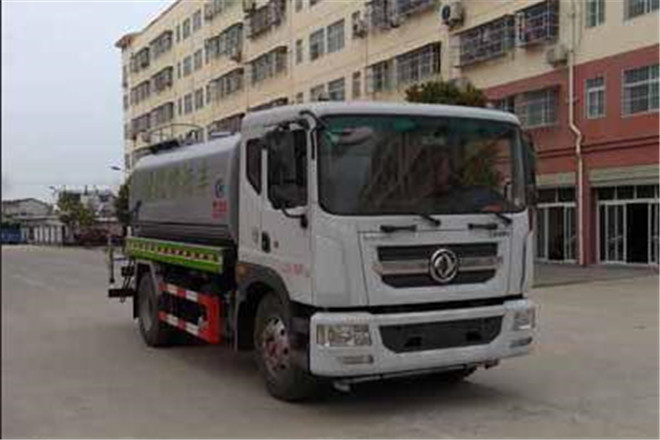 FAW TRUCKS Debuts J7 and Tiger 6G