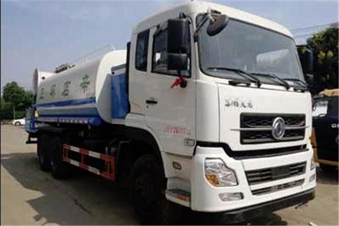 FAW TRUCKS Debuts J7 and Tiger 6G