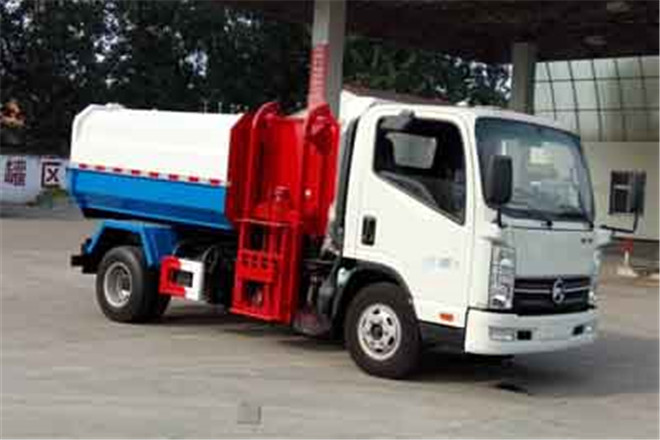 FAW TRUCKS Debuts J7 and Tiger 6G