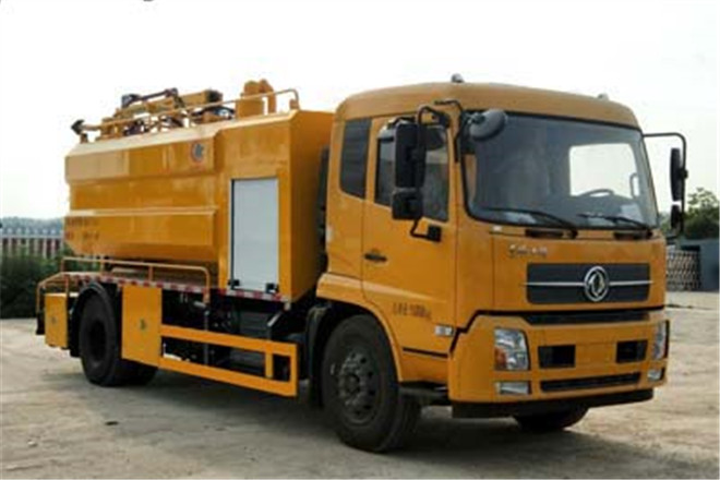 FAW TRUCKS Debuts J7 and Tiger 6G