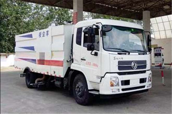 FAW TRUCKS Debuts J7 and Tiger 6G