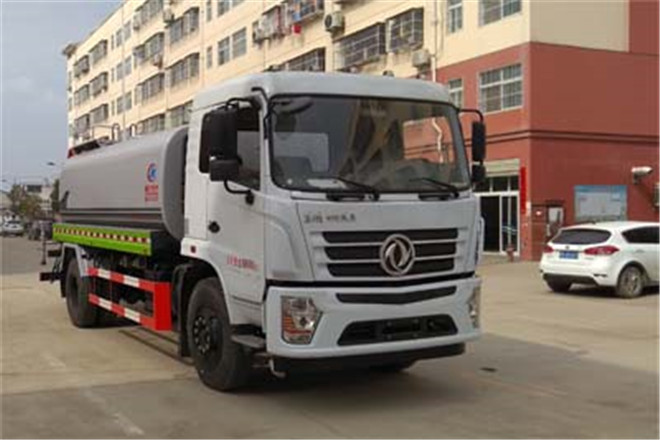 FAW TRUCKS Debuts J7 and Tiger 6G