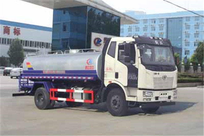 FAW TRUCKS Debuts J7 and Tiger 6G