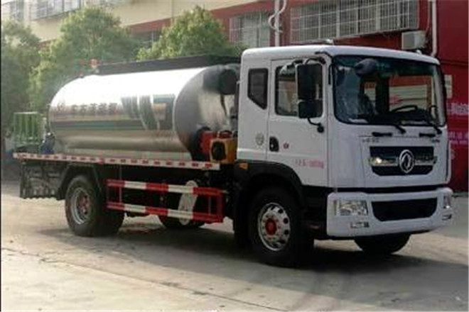FAW TRUCKS Debuts J7 and Tiger 6G