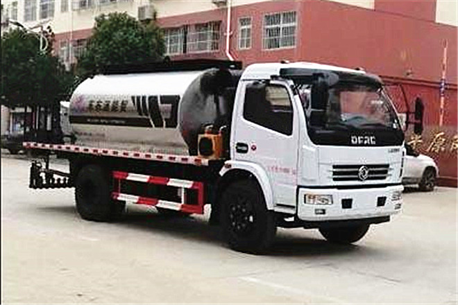 FAW TRUCKS Debuts J7 and Tiger 6G
