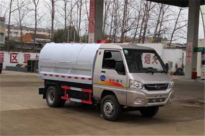 FAW TRUCKS Debuts J7 and Tiger 6G